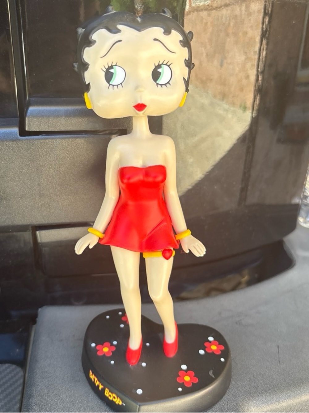Gorgeous collectible Betty Boop bobblehead, bobble head, red dress,